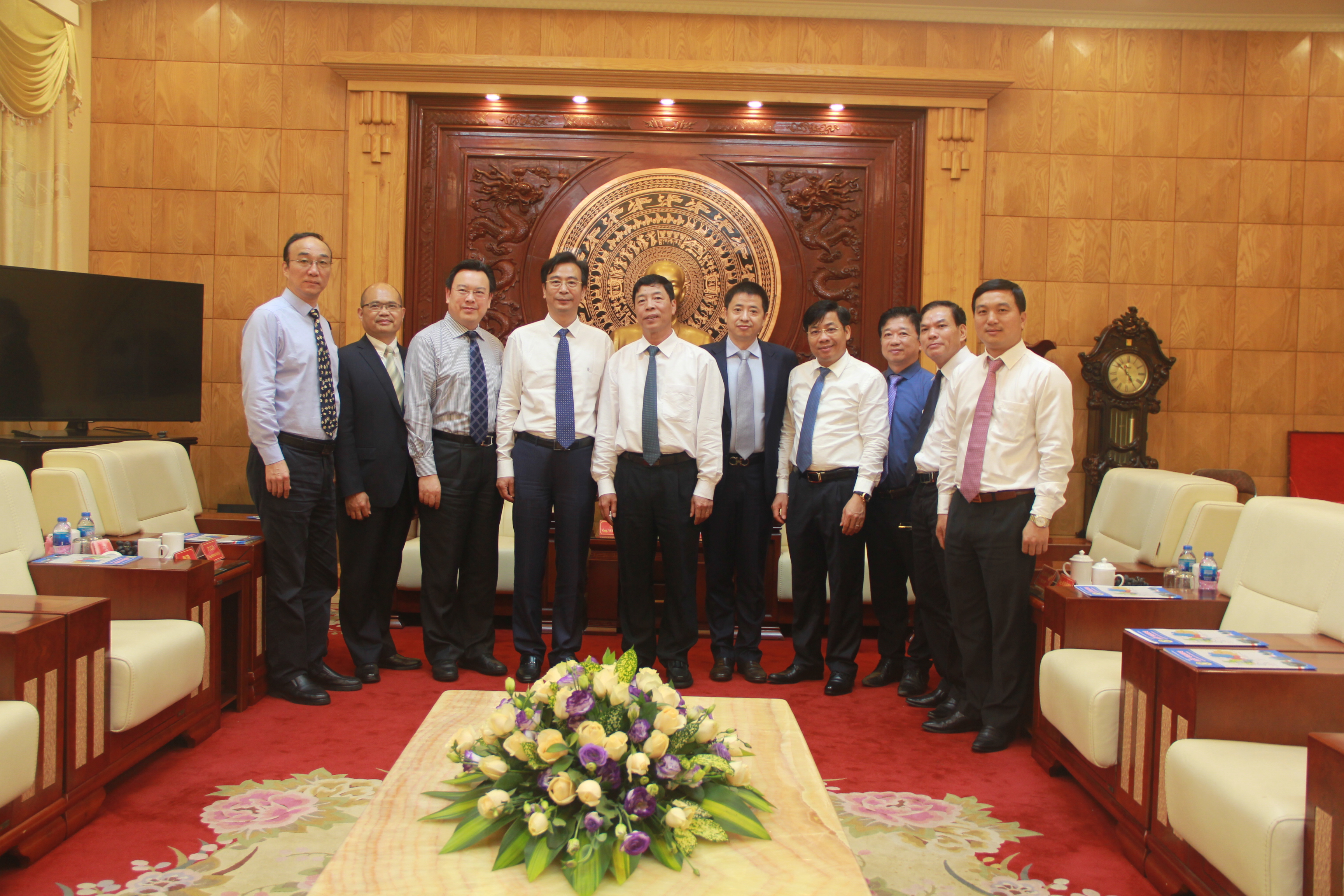 Phó Chủ tịch Thường trực UBND TP Tô Châu (Trung Quốc) chào xã giao Bí thư Tỉnh ủy Bắc Giang