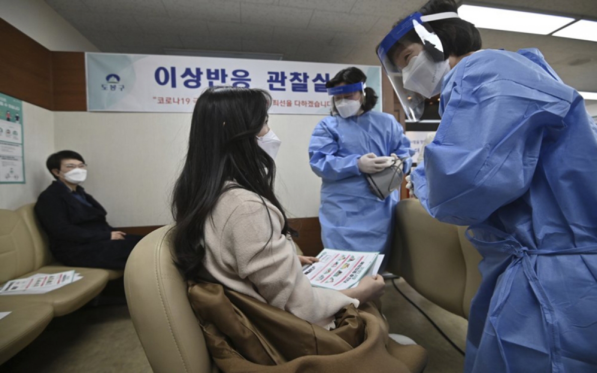 Hàn Quốc: Miễn xử phạt đối với người cư trú bất hợp pháp đã tiêm vaccine phòng Covid-19 và tự...
