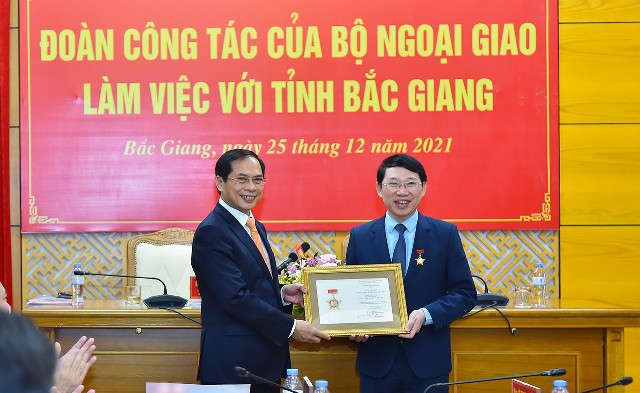 Bộ trưởng Bộ Ngoại giao Bùi Thanh Sơn thăm, làm việc tại Bắc Giang
