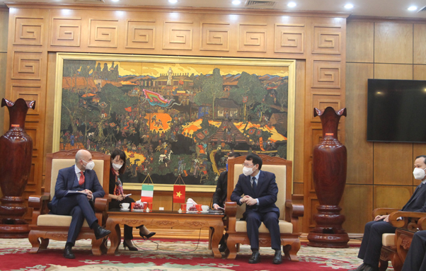 Đại sứ đặc mệnh toàn quyền Italia thăm, làm việc tại tỉnh Bắc Giang