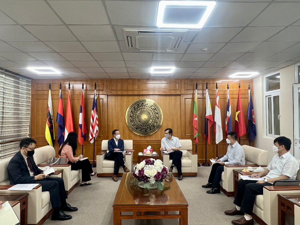 Đại sứ quán Hàn Quốc tại Việt Nam làm việc tại Bắc Giang