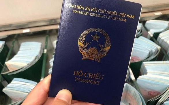 Đại sứ quán Việt Nam tại Czech thông báo về việc cấp hộ chiếu mẫu mới