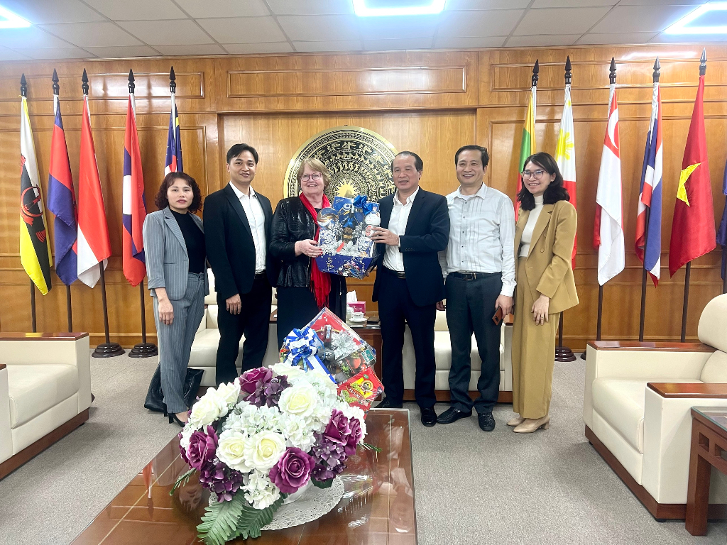Sở Ngoại vụ thăm và chúc Tết Công ty TNHH Yokoi Mould Việt Nam