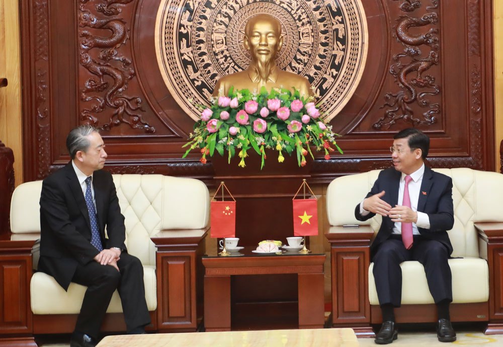 Bí thư Tỉnh ủy Bắc Giang Dương Văn Thái tiếp xã giao Đại sứ Trung Quốc tại Việt Nam
