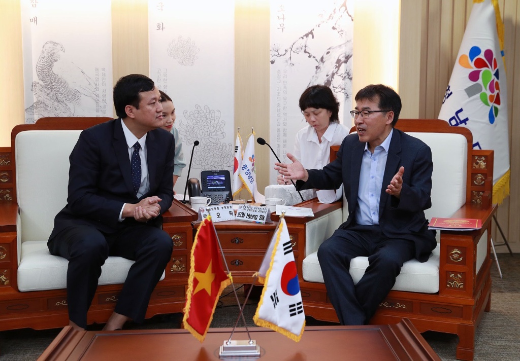 Phó Chủ tịch UBND thăm và làm việc tại Hàn Quốc: Nhiều triển vọng hợp tác với các đối tác