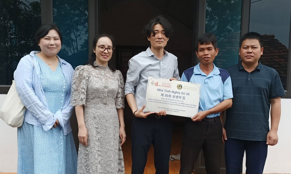 Tổ chức DIVA trao tặng 05 ngôi nhà cho hộ dân khó khăn của huyện Sơn Động