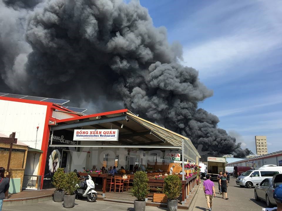 CHLB Đức: Cháy Trung tâm thương mại Đồng Xuân của người Việt