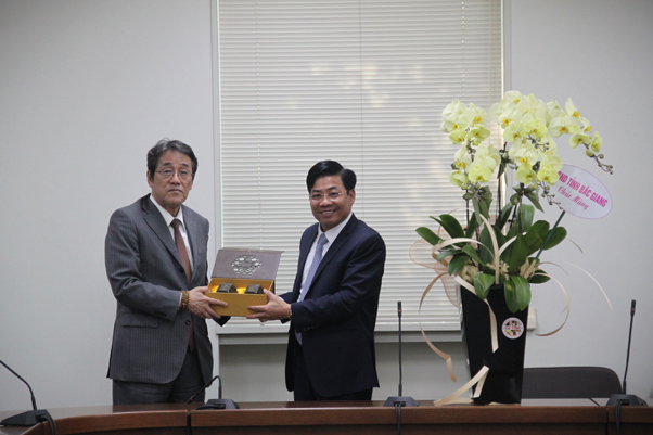 Chủ tịch UBND tỉnh Bắc Giang thăm và chúc tết Đại sứ đặc mệnh toàn quyền Nhật Bản tại Việt Nam
