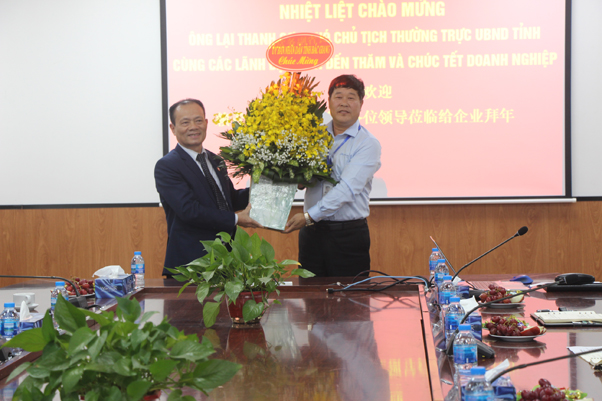 Phó Chủ tịch UBND tỉnh Lại Thanh Sơn thăm và chúc Tết doanh nghiệp có vốn đầu tư nước ngoài trên...