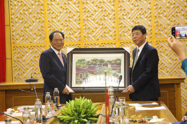 Bí thư Tỉnh ủy Bùi Văn Hải tiếp Đại sứ đặc mệnh toàn quyền Hàn Quốc tại Việt Nam