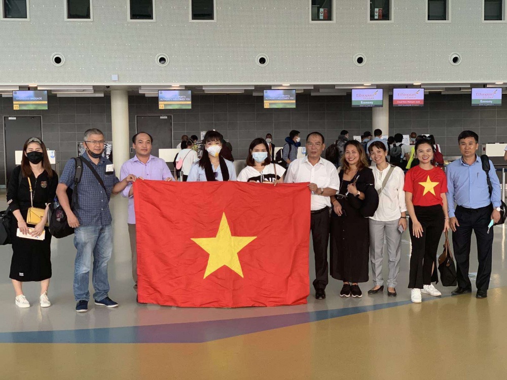 Hỗ trợ đưa công dân Việt Nam từ một số nước Châu Phi và Châu Âu về nước