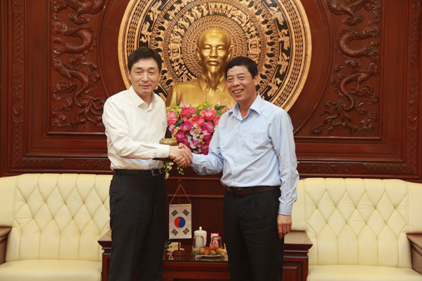 Đại sứ Hàn Quốc tại Việt Nam đến chào xã giao Bí thư và chủ tịch tỉnh Bắc Giang
