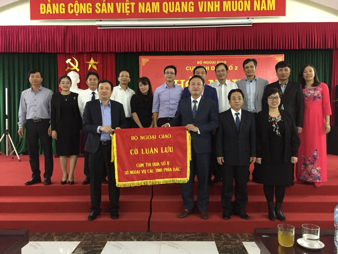 Sở Ngoại vụ Bắc Giang được suy tôn nhận Cờ thi đua của Bộ Ngoại giao 
