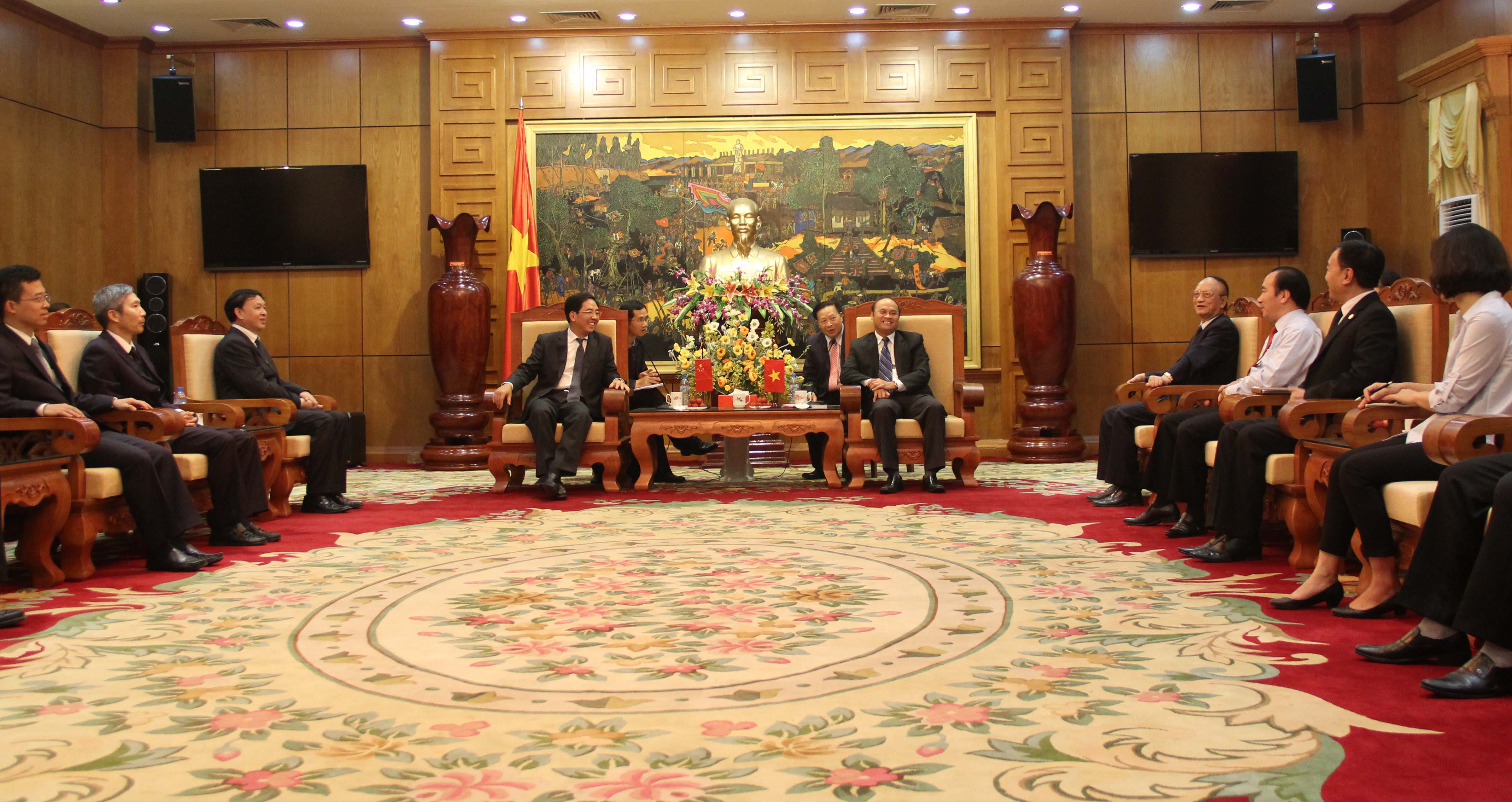 Chủ tịch UBND tỉnh Nguyễn Văn Linh tiếp Đại sứ Trung Quốc