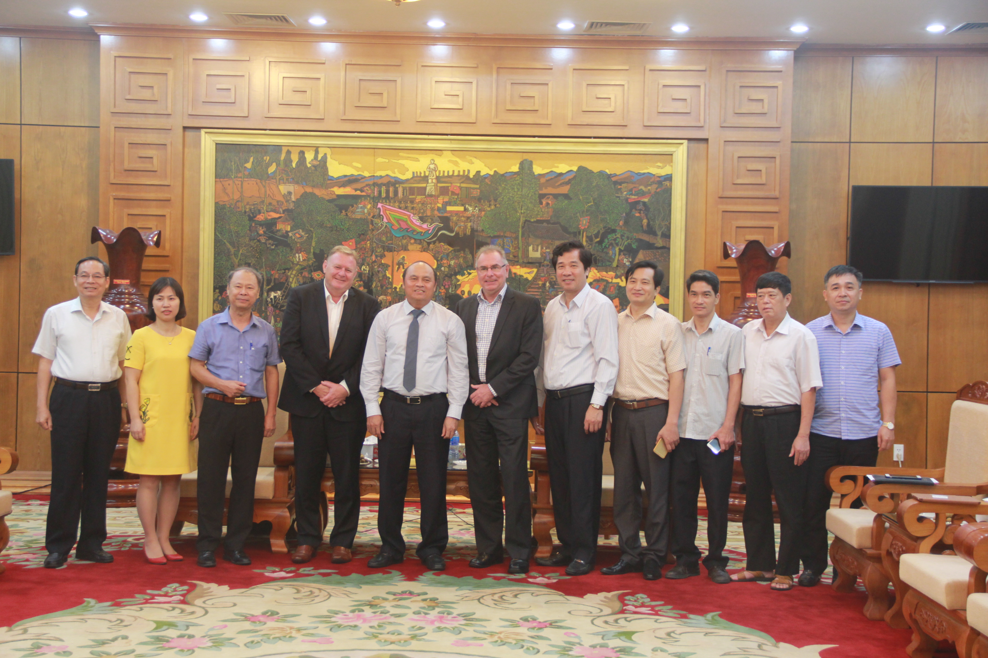 Chủ tịch UBND tỉnh Nguyễn Văn Linh tiếp đoàn doanh nghiệp Úc