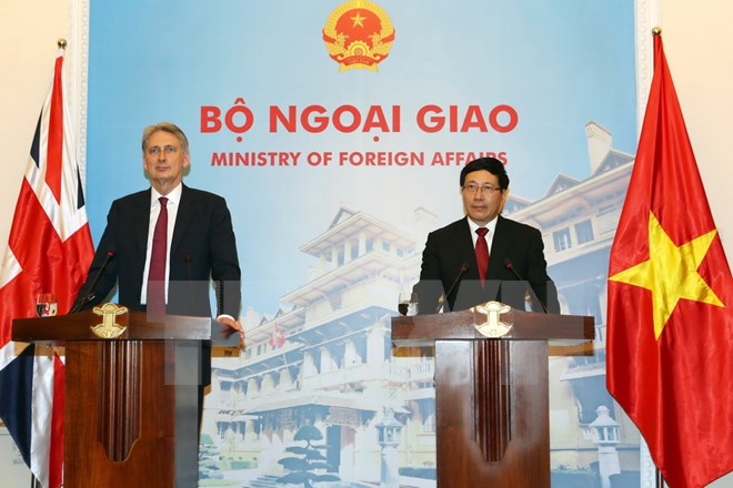 Việt Nam và Anh chia sẻ quan điểm về giải quyết vấn đề Biển Đông