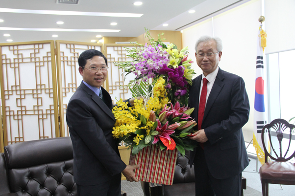 Lãnh đạo UBND tỉnh Bắc Giang thăm, chúc Tết Đại sứ quán Hàn Quốc, Cộng hòa nhân dân Trung Hoa và...