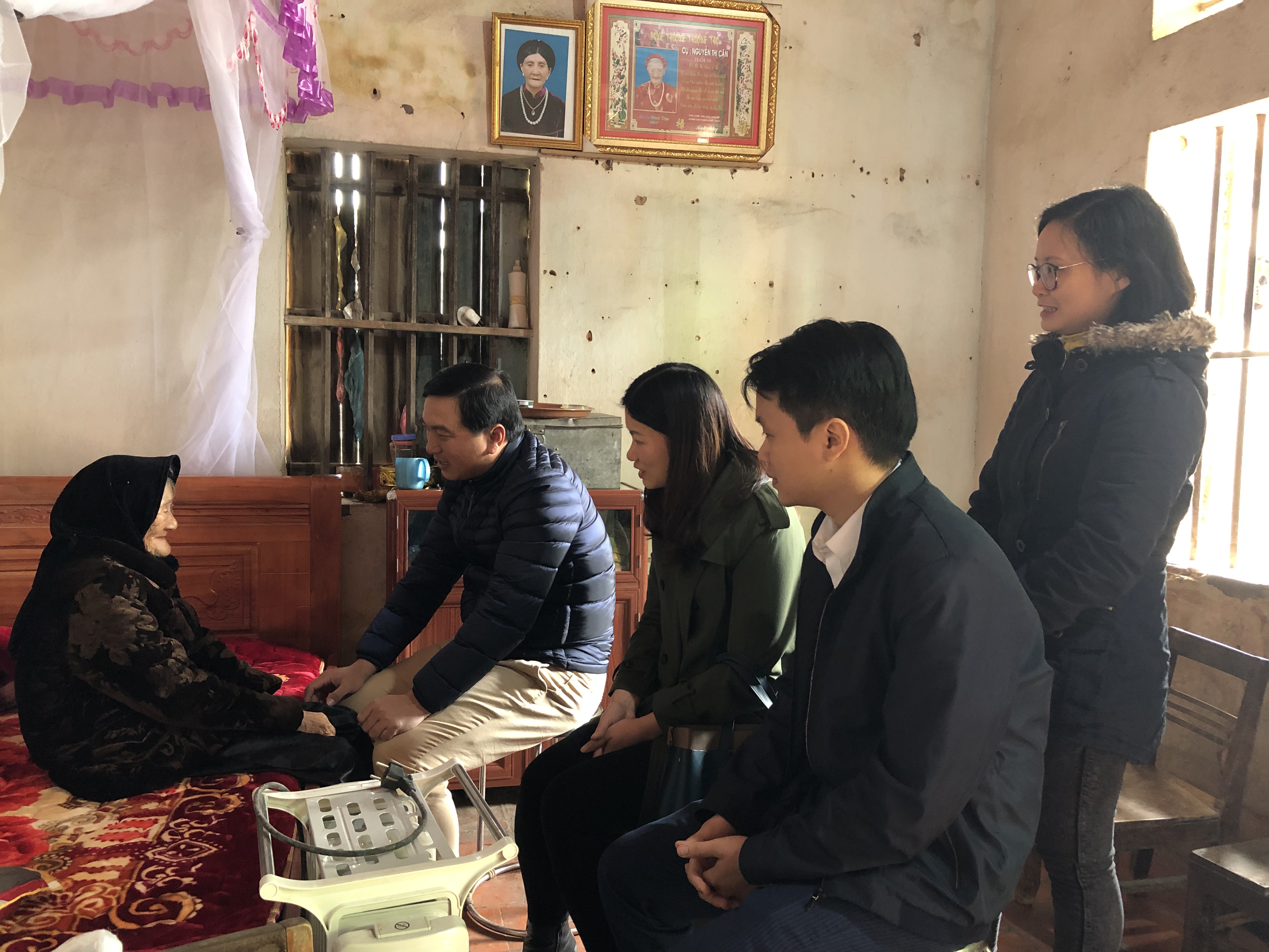 Sở Ngoại vụ đến thăm, chúc Tết và tặng quà mẹ Việt Nam anh hùng nhân dịp Tết Kỷ Hợi  2019