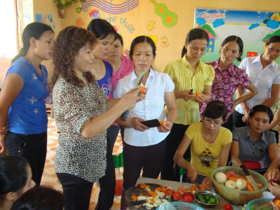 Đồng hành cùng phụ nữ và trẻ em xã Khám Lạng, huyện Lục Nam